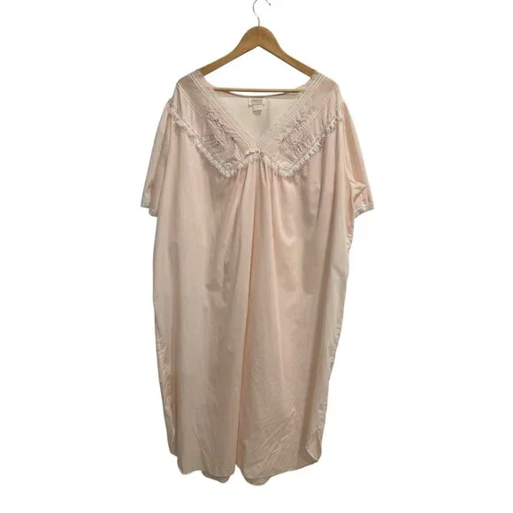 Vintage Barbizon Nightgown Plus Size 2X Peach Lace Trim Empire Waist